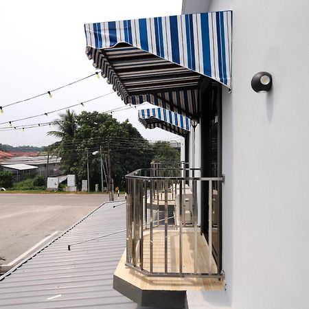 Oyo778 Bmw 2号酒店 麻坡 外观 照片